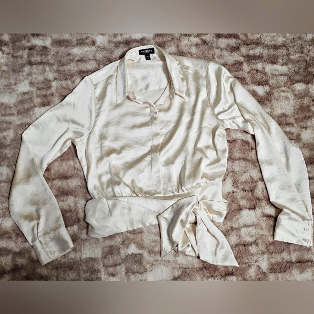 EXPRESS Satin Soft Gold Tie Front Top Banded Portofino Blouse Shirt Medium